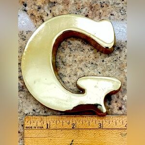 The letter “G”..!